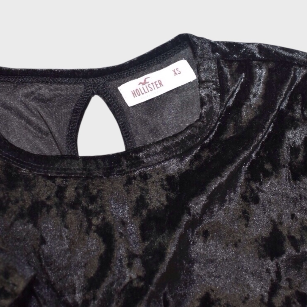 Hollister Black Crushed Velvet Short Sleeve Top - Picture 5 of 5